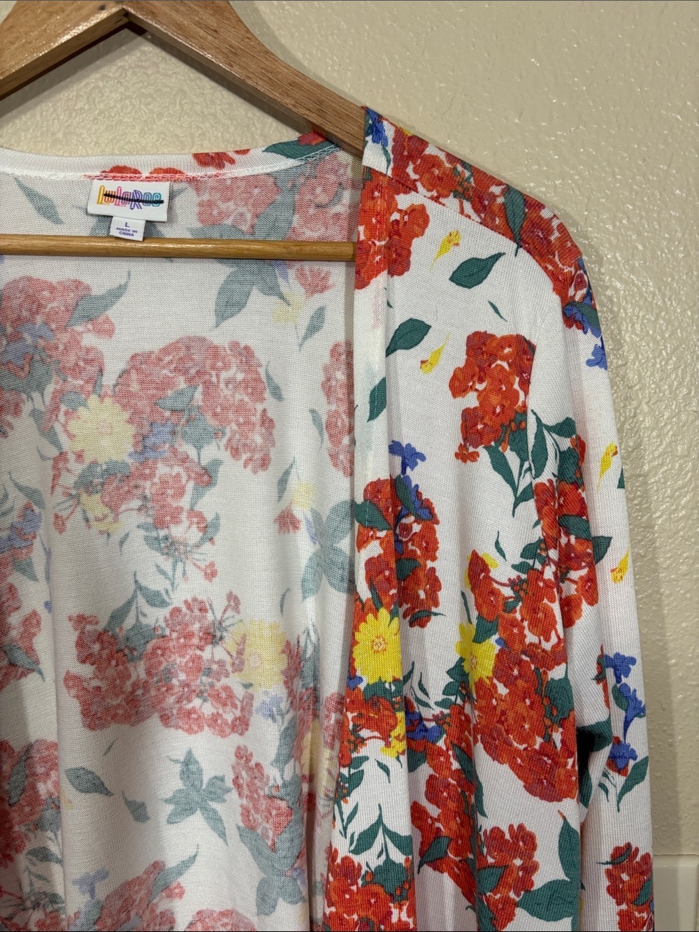 Lularoe Floral Print Caroline Cardigan Size L NEW - Picture 2 of 6